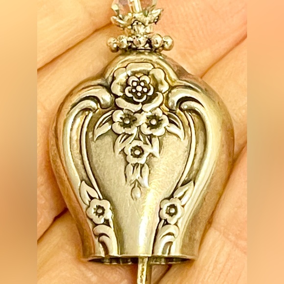 Exquisite tinkling bell pendant! - Picture 3 of 9